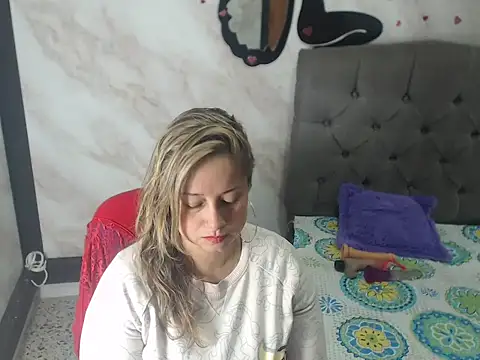 Snapshot of Brenda_bigtitis chatting on November 2025 05:01:02 PM Brenda bigtitis online show from November 2025 05:01:02 PM