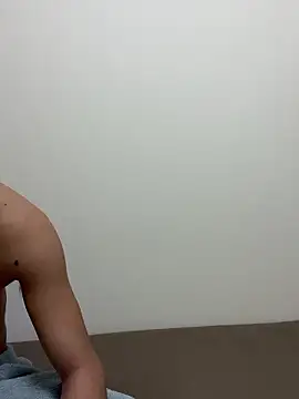 Snapshot of erokami36 chatting on December 2025 08:25:01 PM erokami36 online show from December 2025 08:25:01 PM