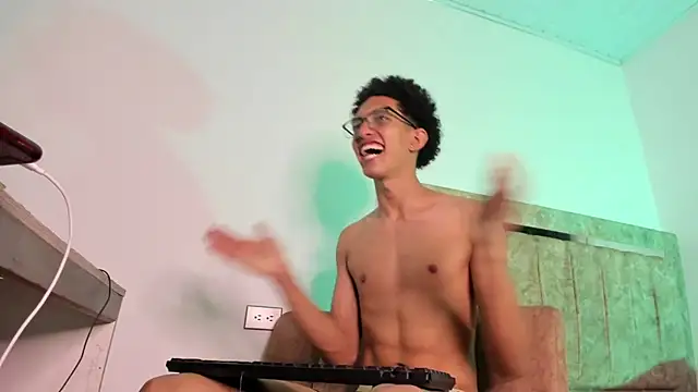 Snapshot of Cj_davis_ chatting on March 2026 04:02:02 AM Cj davis online show from March 2026 04:02:02 AM