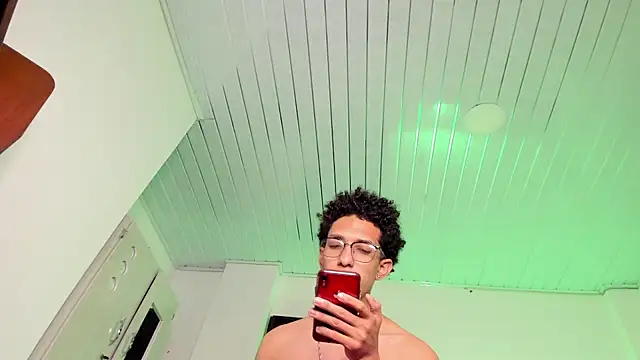 Snapshot of Cj_davis_ chatting on April 2026 03:05:01 AM Cj davis online show from April 2026 03:05:01 AM