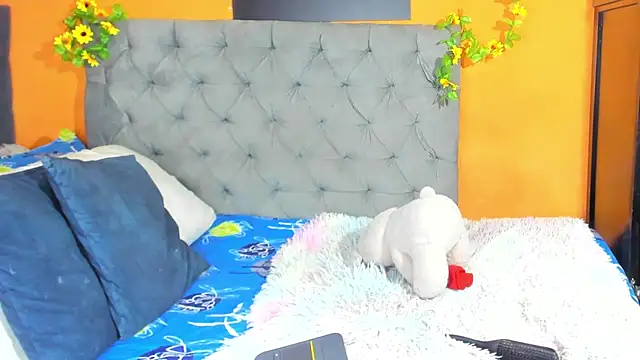 nahiroby ebony online show from July 2026 03:17:01 PM
