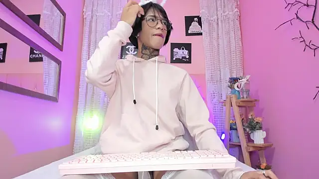 Liam evvan online show from February 2026 03:10:01 AM