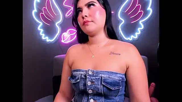 MiaaFarrel online show from November 2025 07:12:01 PM