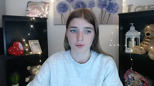 JuiceLips   online show from September 2025 04:12:01 PM