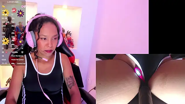 NovaLyn online show from October 2025 04:45:01 AM