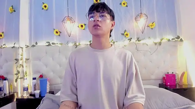 AleAurarashi online show from October 2025 04:15:01 AM