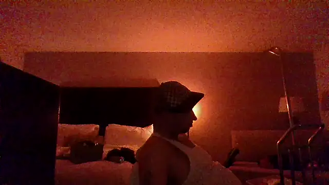 Hothotboyg online show from May 2026 10:42:02 AM