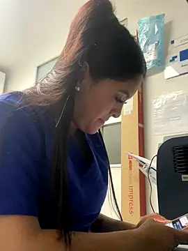 marianm29 online show from December 2025 06:58:01 PM