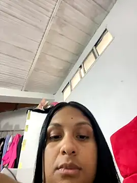 Snapshot of Messy-diana21 chatting on November 2025 07:34:01 PM Messy-diana21 online show from November 2025 07:34:01 PM