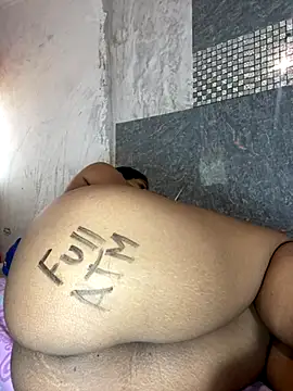 Snapshot of Messy-diana21 chatting on December 2025 08:16:02 PM Messy-diana21 online show from December 2025 08:16:02 PM