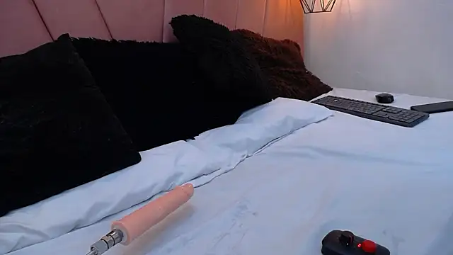 miss m1a online show from November 2025 11:27:01 AM