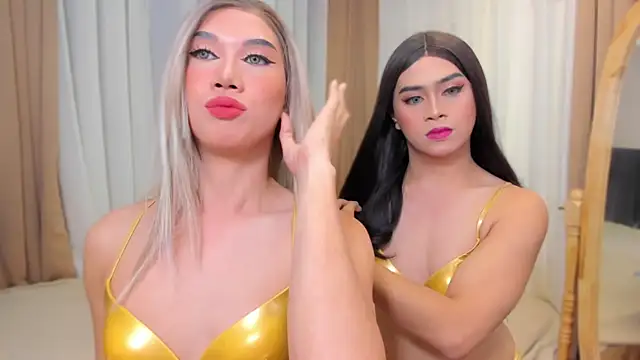 Snapshot of MaxCollins chatting on December 2025 01:49:02 PM MaxCollins online show from December 2025 01:49:02 PM