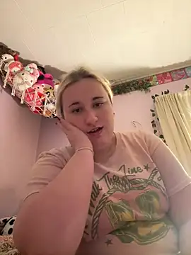 Snapshot of imawhorenslut19 chatting on April 2026 03:44:01 AM imawhorenslut19 online show from April 2026 03:44:01 AM