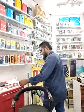 avi007p online show from October 2025 11:33:02 AM