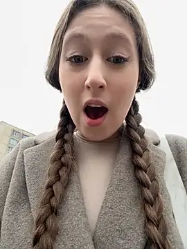 Snapshot of FroggyAnna chatting on October 2025 02:15:01 PM FroggyAnna online show from October 2025 02:15:01 PM