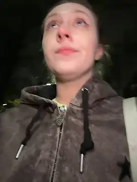 Snapshot of FroggyAnna chatting on October 2025 03:58:01 PM FroggyAnna online show from October 2025 03:58:01 PM