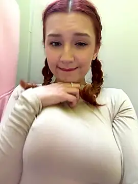 Snapshot of FroggyAnna chatting on January 2026 06:13:02 PM FroggyAnna online show from January 2026 06:13:02 PM