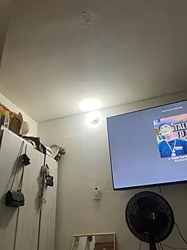 Snapshot of skullvalu chatting on April 2026 10:45:01 PM skullvalu online show from April 2026 10:45:01 PM