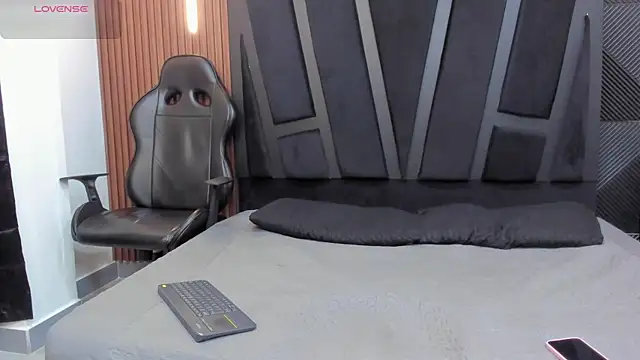 Alana cox  online show from October 2025 01:20:02 PM