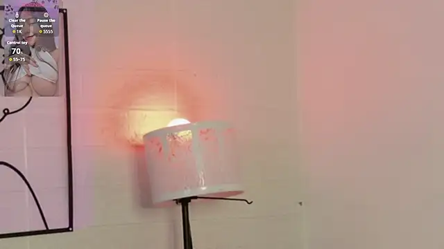 Snapshot of VioletBlacke_ chatting on May 2026 01:41:02 PM VioletBlacke online show from May 2026 01:41:02 PM
