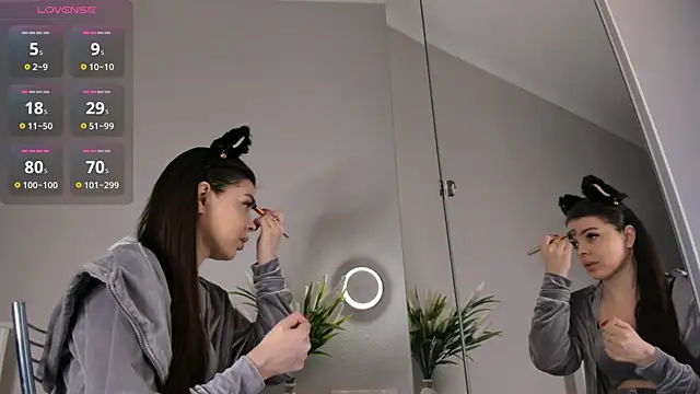 AuroraVice online show from November 2025 06:24:02 AM