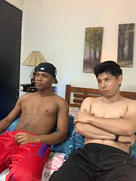 Snapshot of DEMOND_333 chatting on October 2025 01:23:01 PM DEMOND 333 online show from October 2025 01:23:01 PM