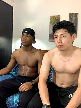 Snapshot of DEMOND_333 chatting on October 2025 03:40:02 AM DEMOND 333 online show from October 2025 03:40:02 AM