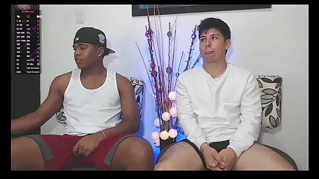 Snapshot of DEMOND_333 chatting on December 2025 01:58:01 AM DEMOND 333 online show from December 2025 01:58:01 AM