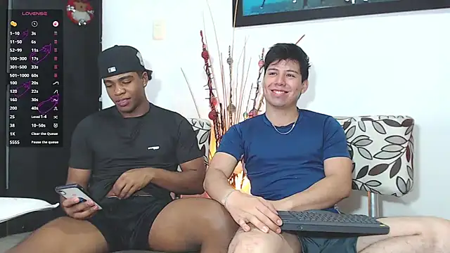 Snapshot of DEMOND_333 chatting on December 2025 03:56:02 AM DEMOND 333 online show from December 2025 03:56:02 AM