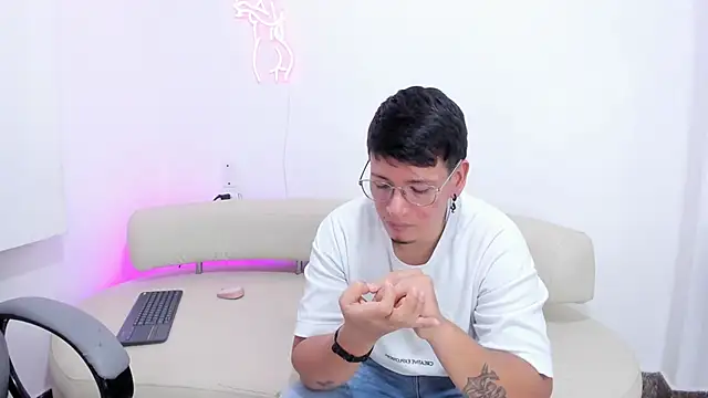 ZoeandEthan online show from September 2025 06:08:02 PM