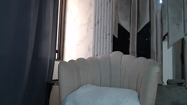 Snapshot of KiraaWild chatting on October 2025 05:33:01 PM KiraaWild online show from October 2025 05:33:01 PM