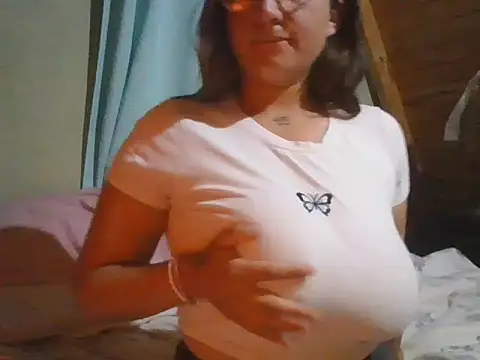 Snapshot of LizaDaki chatting on November 2025 12:16:02 AM LizaDaki online show from November 2025 12:16:02 AM