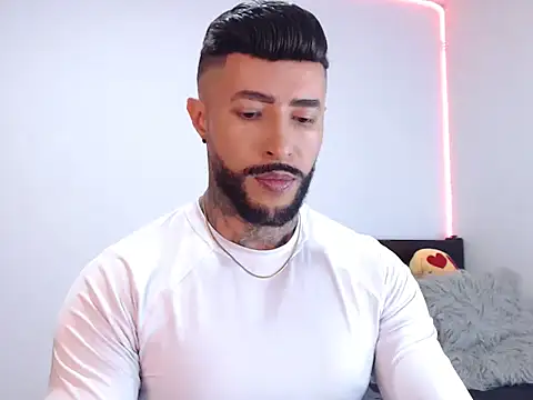 Snapshot of andrea_de_lucaa chatting on September 2025 12:10:02 AM andrea de lucaa online show from September 2025 12:10:02 AM