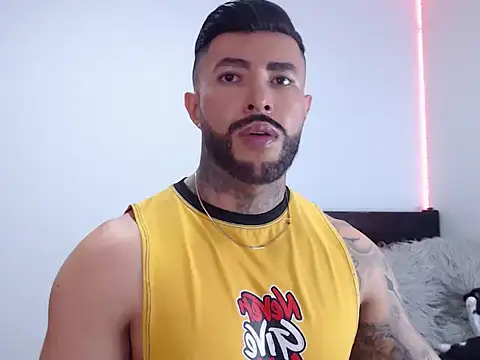 Snapshot of andrea_de_lucaa chatting on September 2025 02:38:02 AM andrea de lucaa online show from September 2025 02:38:02 AM
