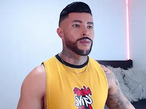 Snapshot of andrea_de_lucaa chatting on October 2025 01:25:01 AM andrea de lucaa online show from October 2025 01:25:01 AM