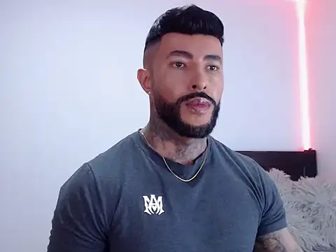 Snapshot of andrea_de_lucaa chatting on October 2025 11:49:01 PM andrea de lucaa online show from October 2025 11:49:01 PM