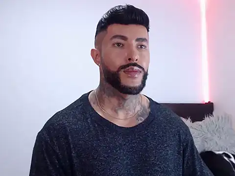 Snapshot of andrea_de_lucaa chatting on October 2025 03:40:01 AM andrea de lucaa online show from October 2025 03:40:01 AM