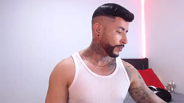 andrea de lucaa online show from November 2025 04:02:02 AM