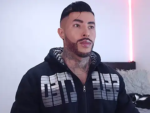 andrea de lucaa online show from November 2025 04:11:01 AM