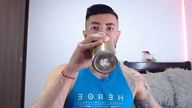 andrea de lucaa online show from December 2025 04:29:01 AM