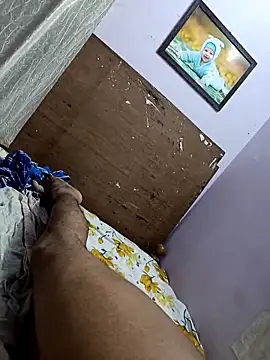 Snapshot of maddy3108 chatting on April 2026 05:04:02 AM maddy3108 online show from April 2026 05:04:02 AM