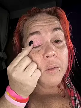 Snapshot of Courdles chatting on October 2025 03:45:01 PM Courdles online show from October 2025 03:45:01 PM