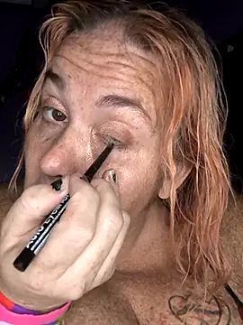 Snapshot of Courdles chatting on November 2025 05:52:01 AM Courdles online show from November 2025 05:52:01 AM