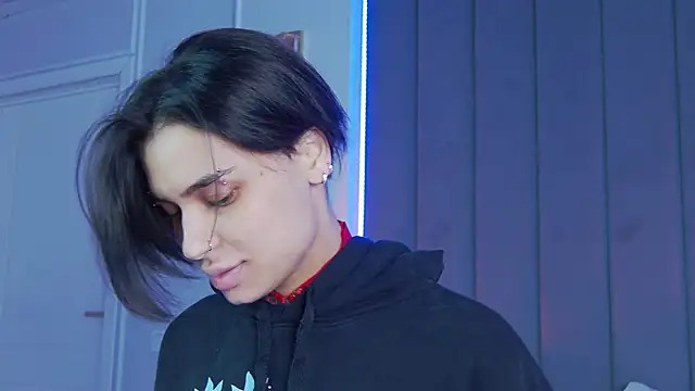 Snapshot of VioletAsh chatting on October 2025 04:35:02 AM VioletAsh online show from October 2025 04:35:02 AM