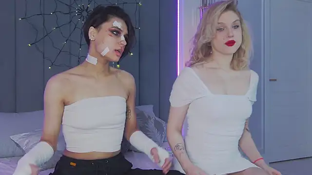 Snapshot of VioletAsh chatting on October 2025 05:13:01 AM VioletAsh online show from October 2025 05:13:01 AM