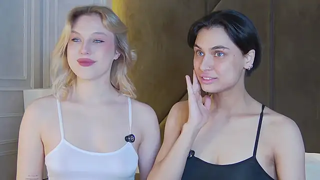 Snapshot of VioletAsh chatting on December 2025 04:50:01 AM VioletAsh online show from December 2025 04:50:01 AM