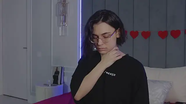 Snapshot of VioletAsh chatting on March 2026 04:29:01 AM VioletAsh online show from March 2026 04:29:01 AM