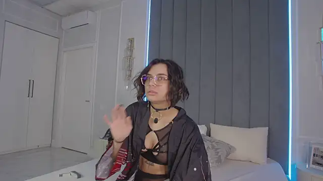 Snapshot of VioletAsh chatting on March 2026 04:38:02 AM VioletAsh online show from March 2026 04:38:02 AM