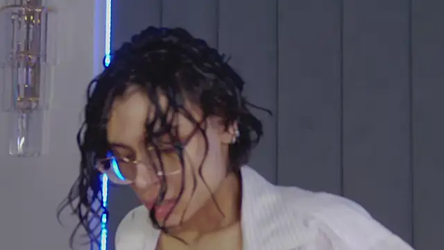 Snapshot of VioletAsh chatting on March 2026 04:38:02 AM VioletAsh online show from March 2026 04:38:02 AM