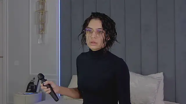 Snapshot of VioletAsh chatting on March 2026 04:29:01 AM VioletAsh online show from March 2026 04:29:01 AM